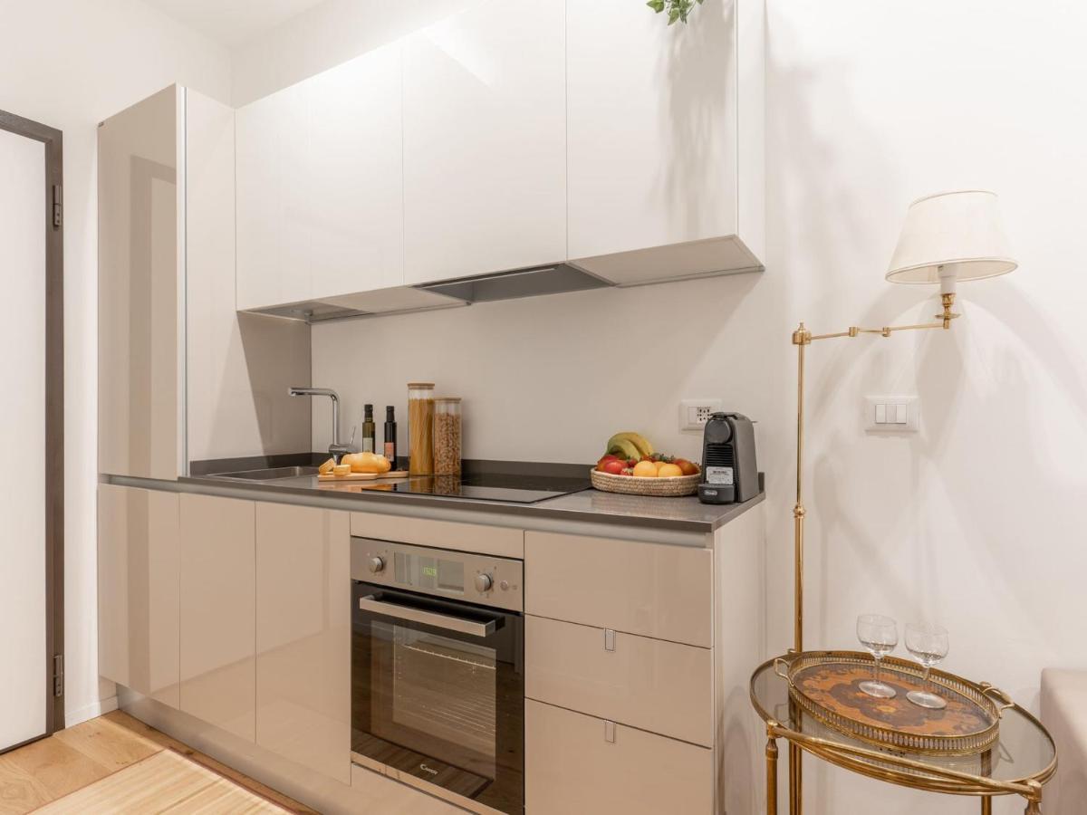 The Best Rent - Gorgeous One-Bedroom Apartment In Ticinese Milan Exterior photo